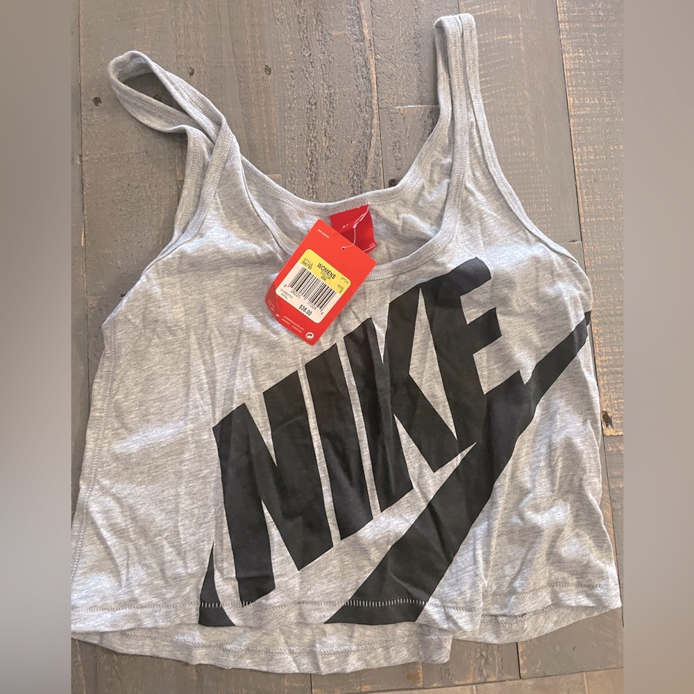 New with tags nike crop tank